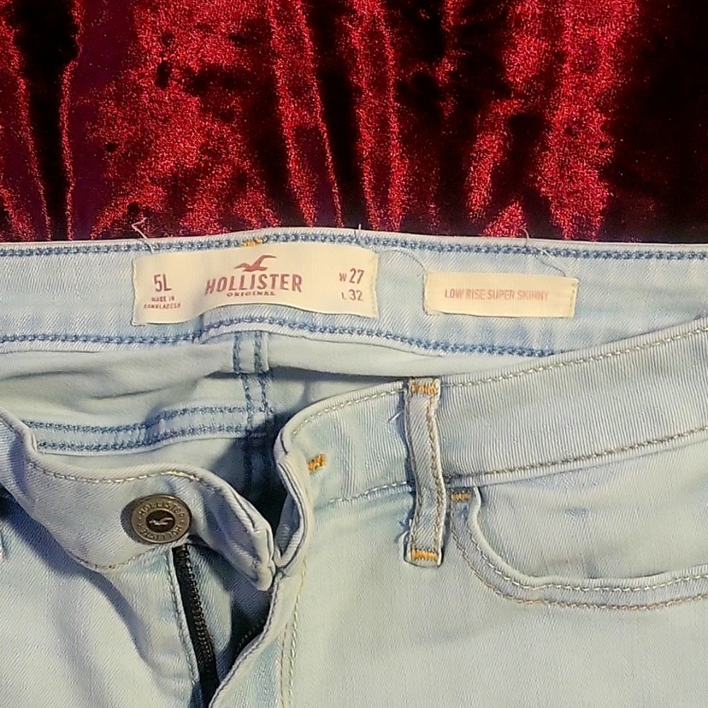 Hollister low rise super skinny light jeans size 5long  W27 L32